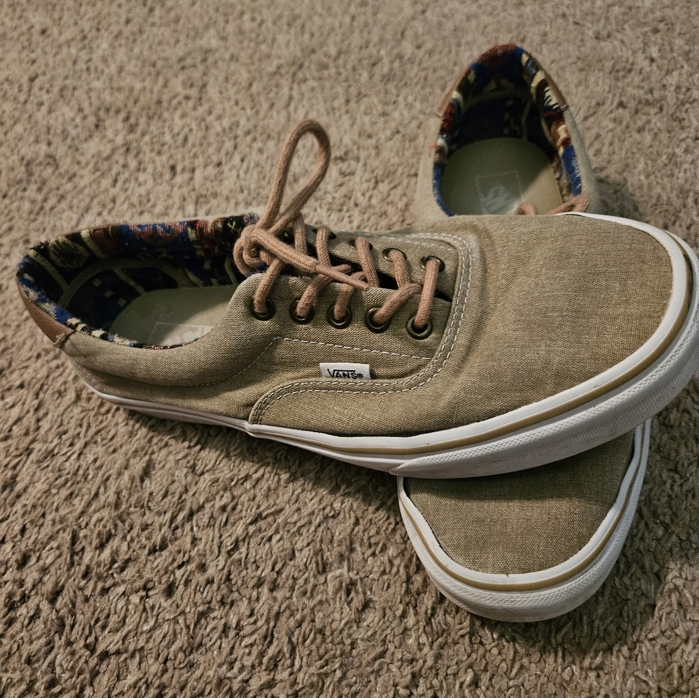 GUC MENS KAHKI VANS 11.5